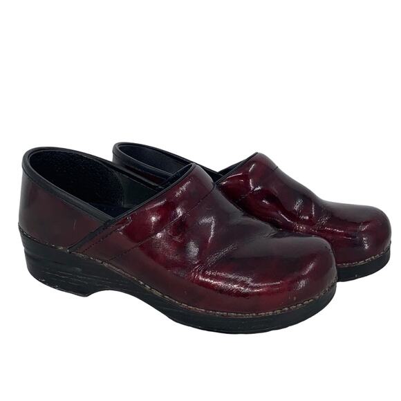 Dansko Professional Patent Leather Red Clogs Size 40 / 10 - Picture 1 of 13